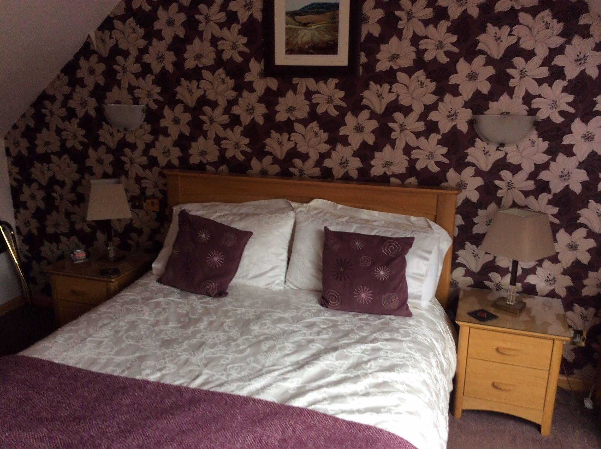 Castleview Bed & Breakfast Dufftown Exterior photo